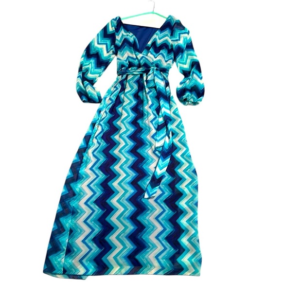 Espresso Dresses & Skirts - Women’s Eapeesso size small Chevron Patterned Blue Dress